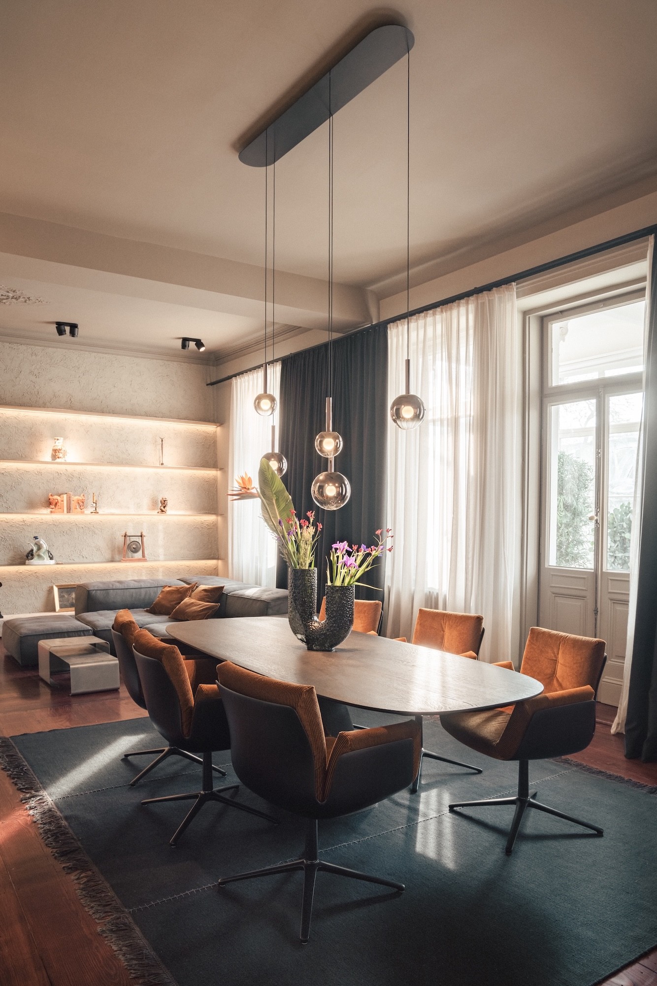 THE COLLECTORS APARTMENT