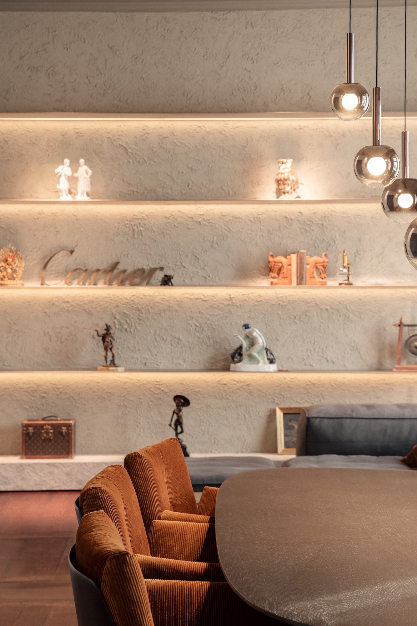 THE COLLECTORS APARTMENT